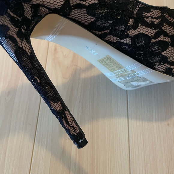 Forever 21 Lace Mary Jane Pumps - Picture 4 of 5